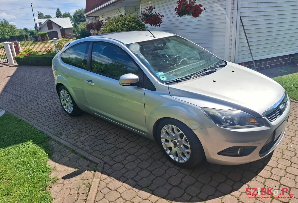 2010' Ford Focus photo #2