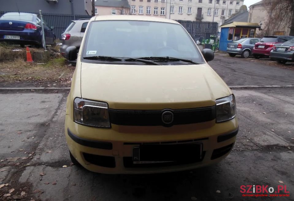 2011' Fiat Panda photo #2