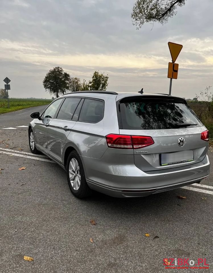 2019' Volkswagen Passat photo #4