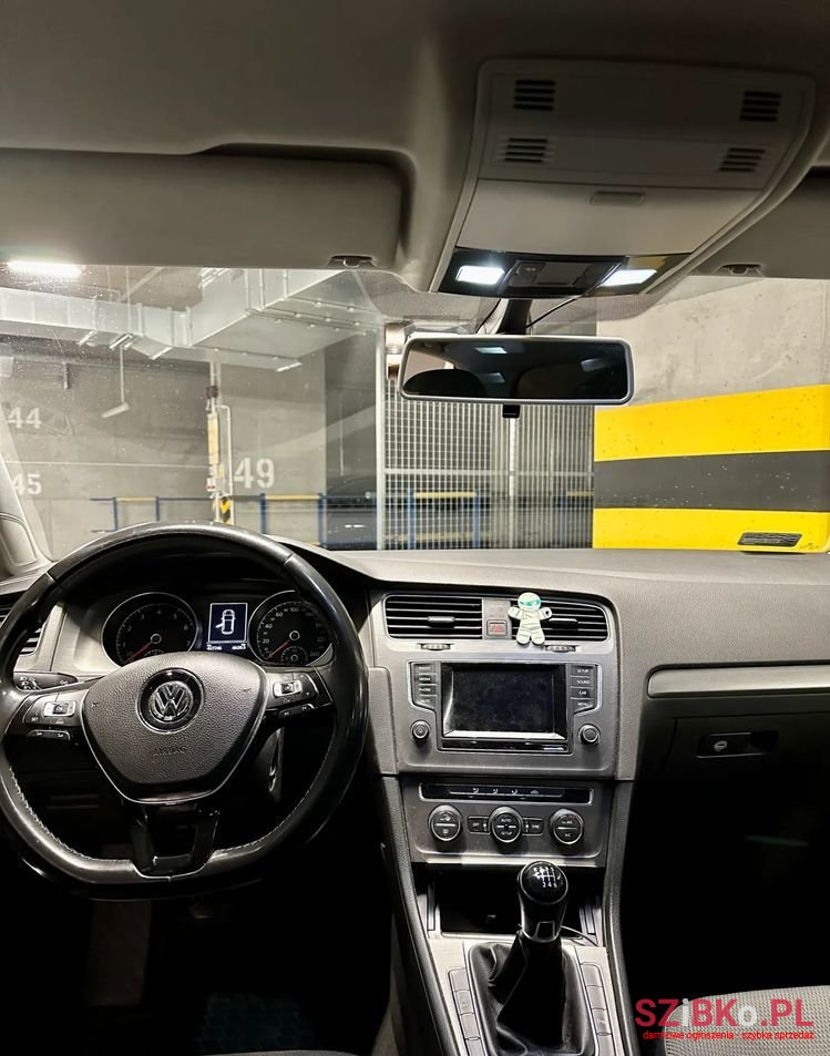 2013' Volkswagen Golf photo #5