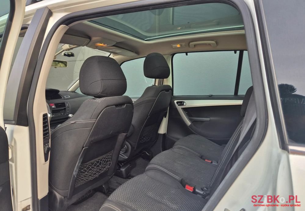 2010' Citroen C4 Grand Picasso photo #5