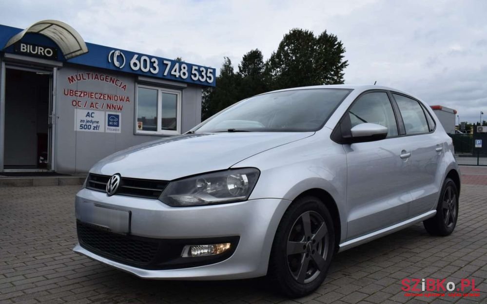 2010' Volkswagen Polo photo #5