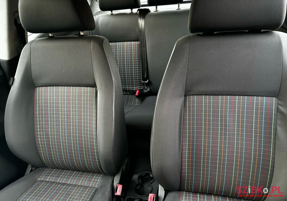 2005' Volkswagen Polo 1.2 Comfortline photo #2