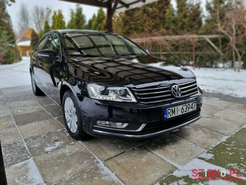 2013' Volkswagen Passat photo #1