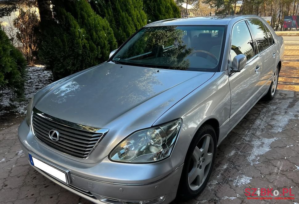 2005' Lexus LS photo #1
