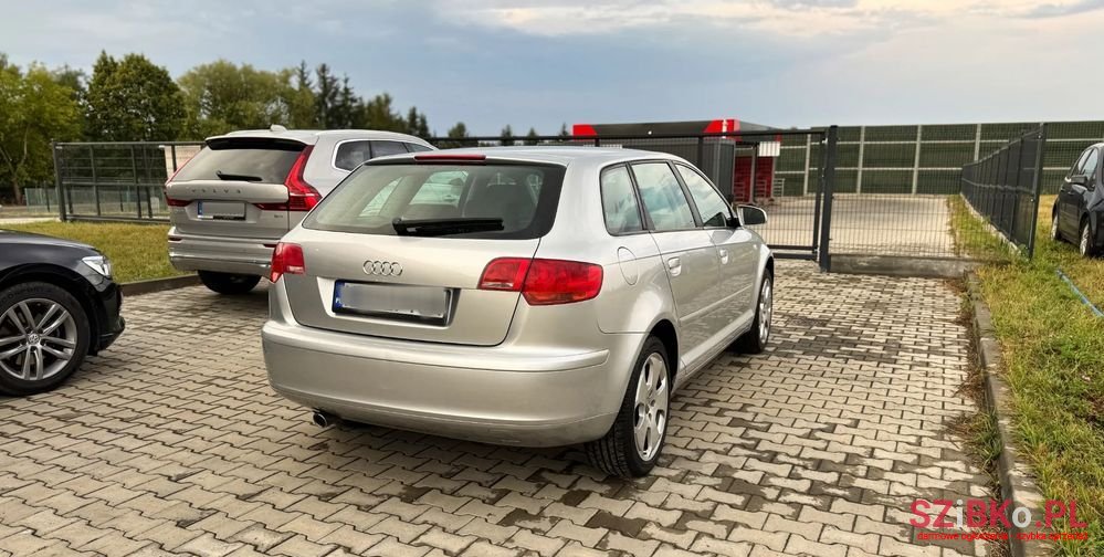 2006' Audi A3 Ver-1-6-Fsi-Attraction photo #3