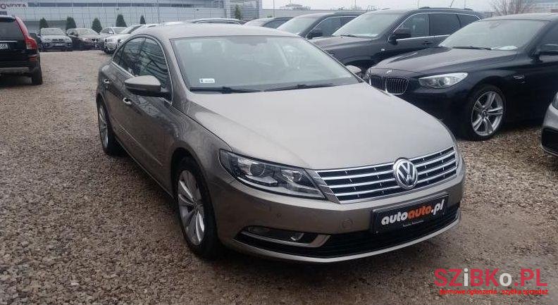 2015' Volkswagen Passat photo #1