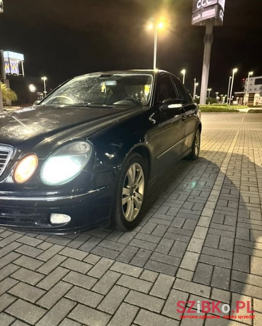 2003' Mercedes-Benz Klasa E photo #2