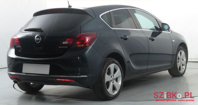 2015' Opel Astra photo #3