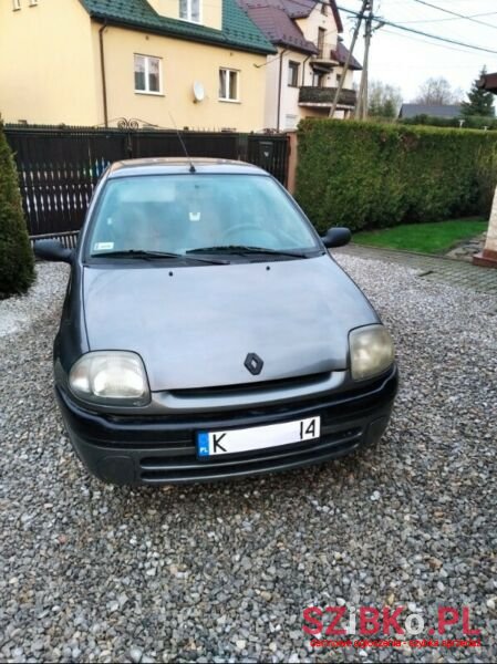 2000' Renault Clio photo #1