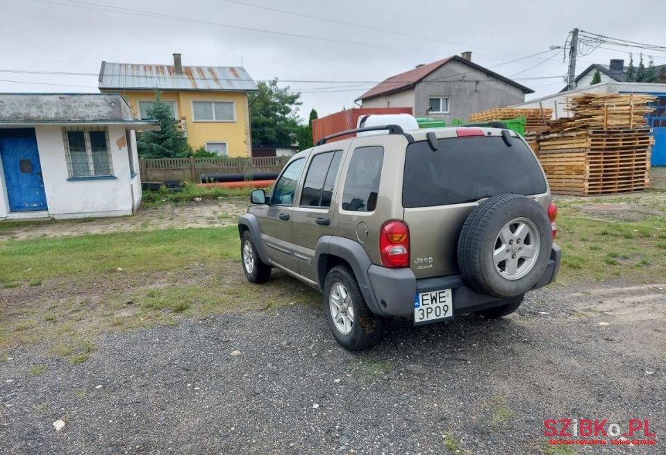 2004' Jeep Liberty photo #4