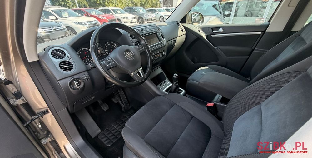 2012' Volkswagen Tiguan photo #5
