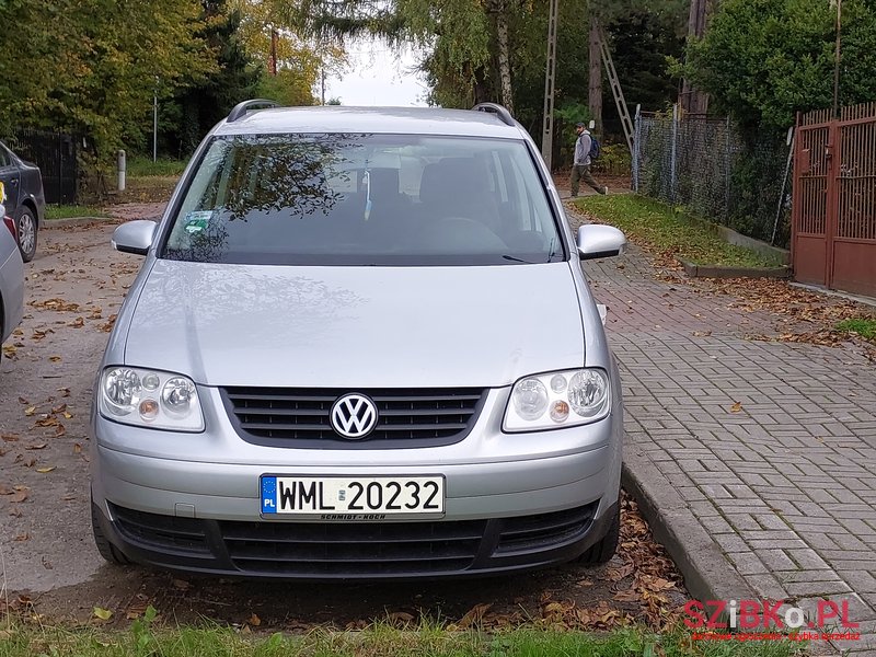 2004' Volkswagen Touran photo #1