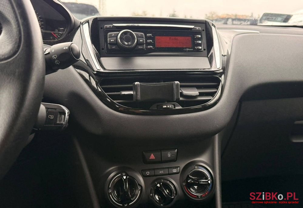 2014' Peugeot 208 photo #5