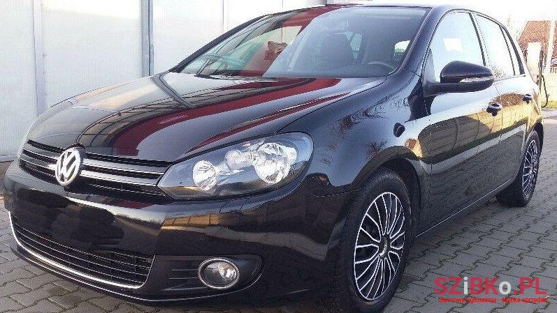 2009' Volkswagen Golf photo #1