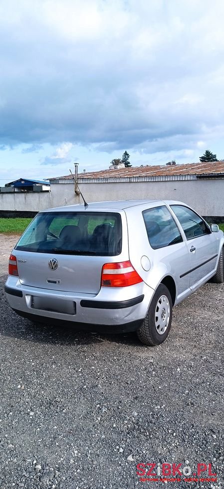 2003' Volkswagen Golf photo #5