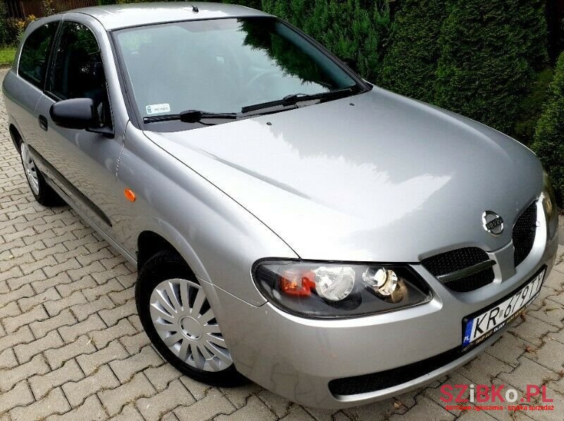 2004' Nissan Almera photo #1