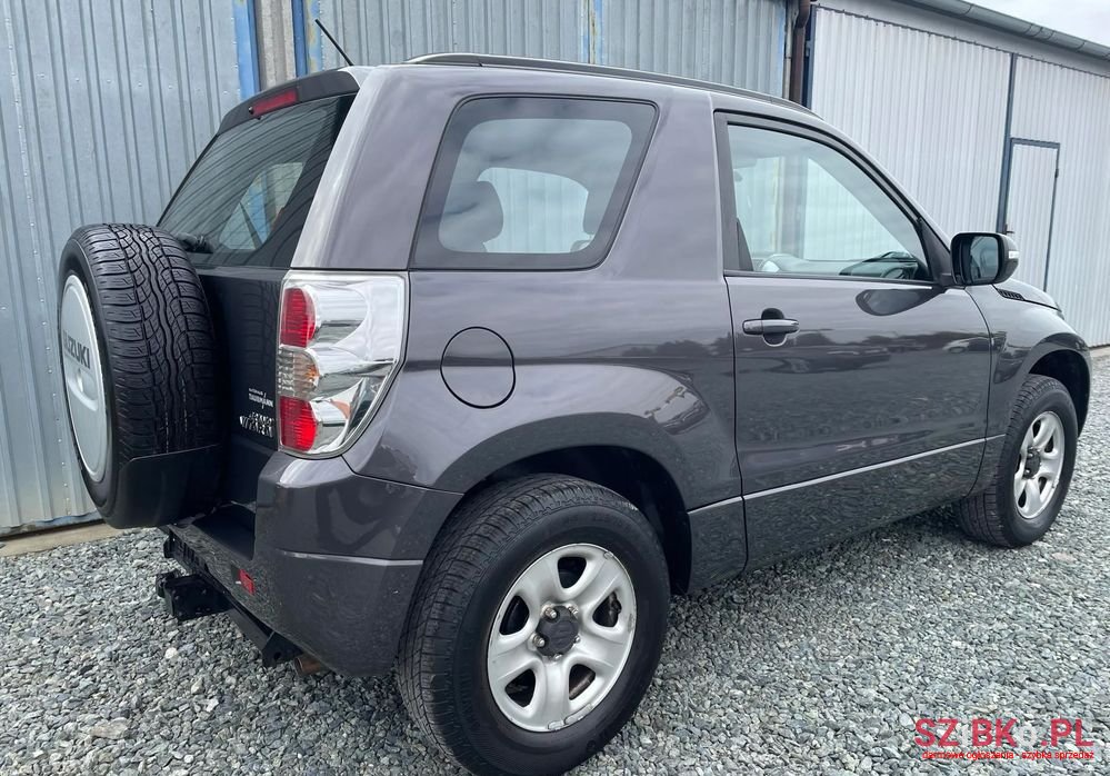 2010' Suzuki Grand Vitara photo #2