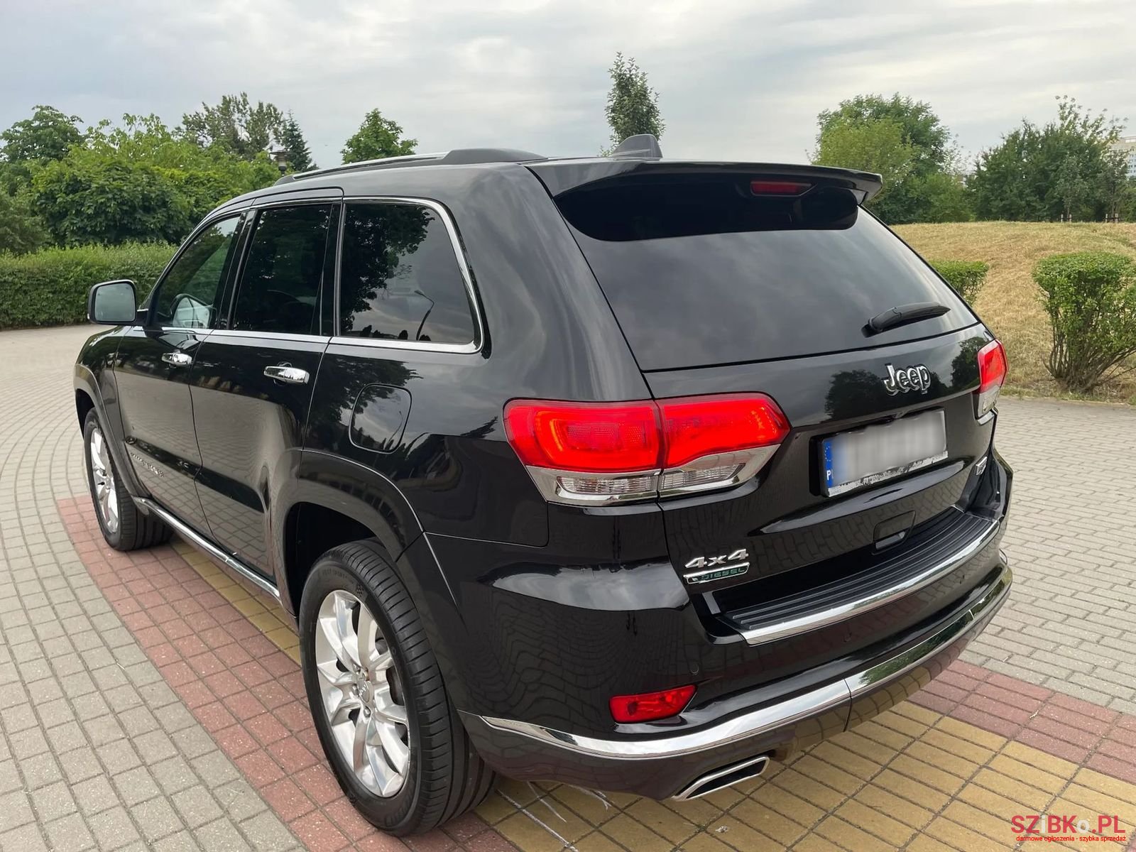 2015' Jeep Grand Cherokee photo #4