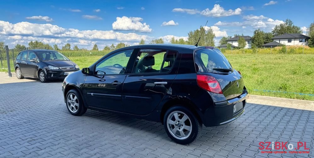 2007' Renault Clio photo #5