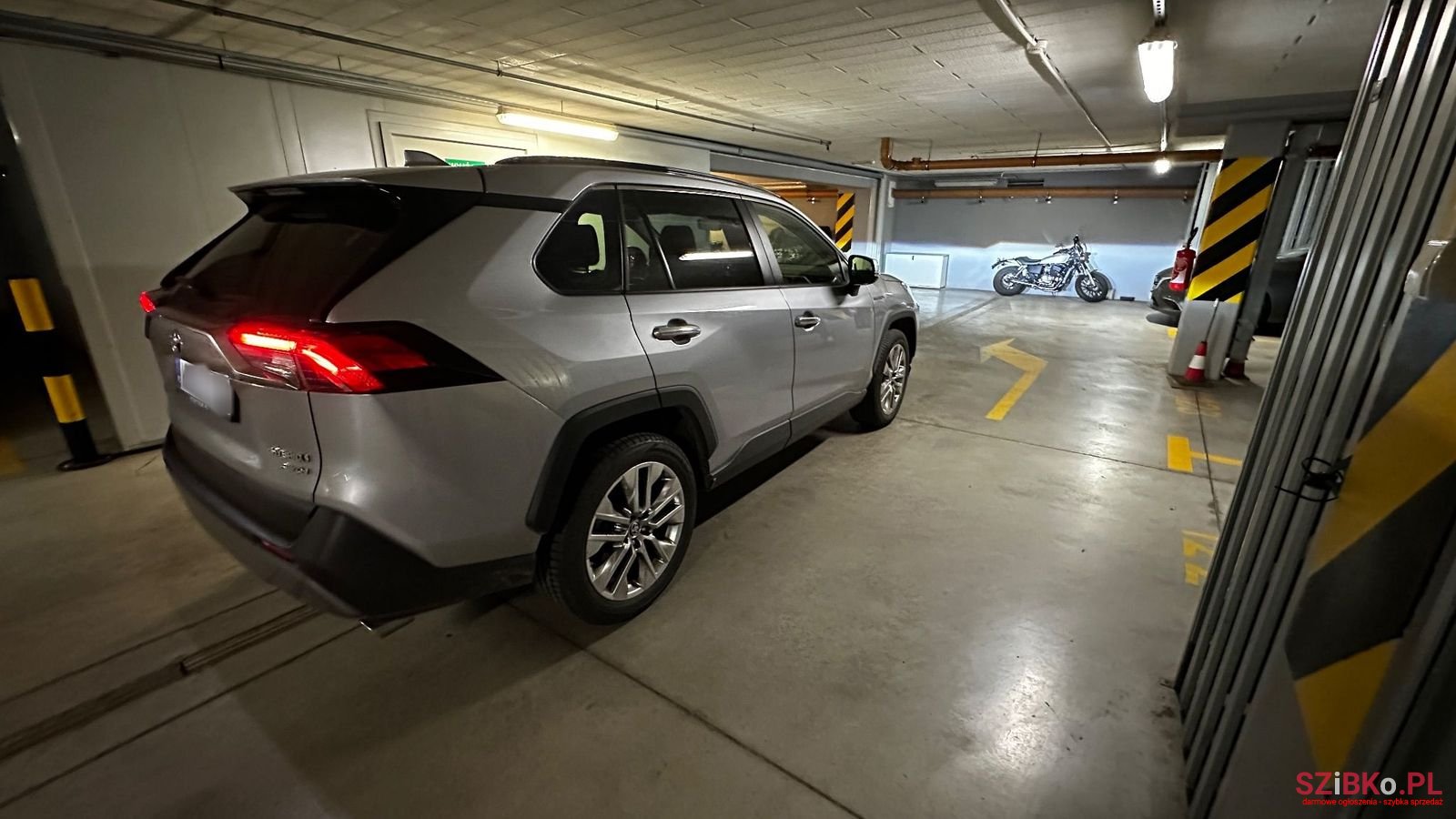 2020' Toyota RAV4 photo #5