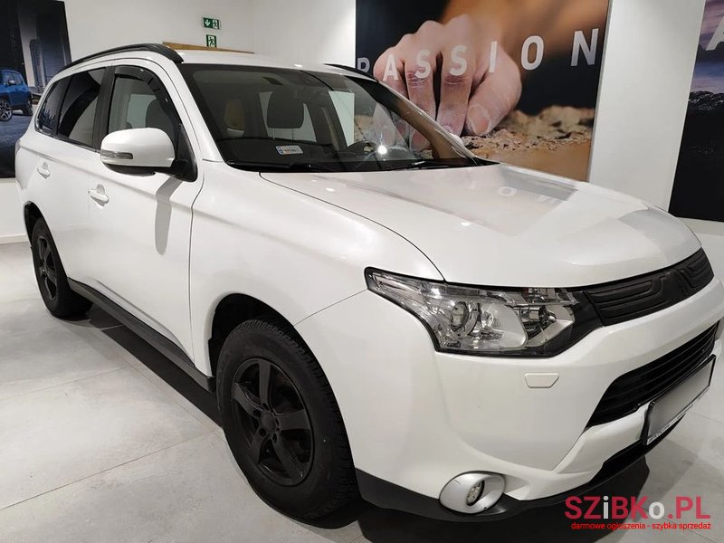 2012' Mitsubishi Outlander 2.2 Did Intense photo #3