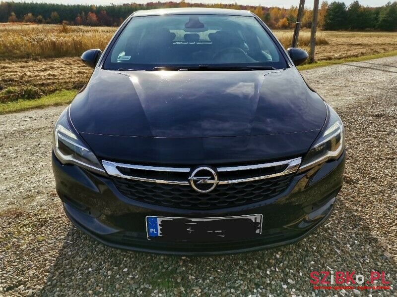 2018' Opel Astra photo #6
