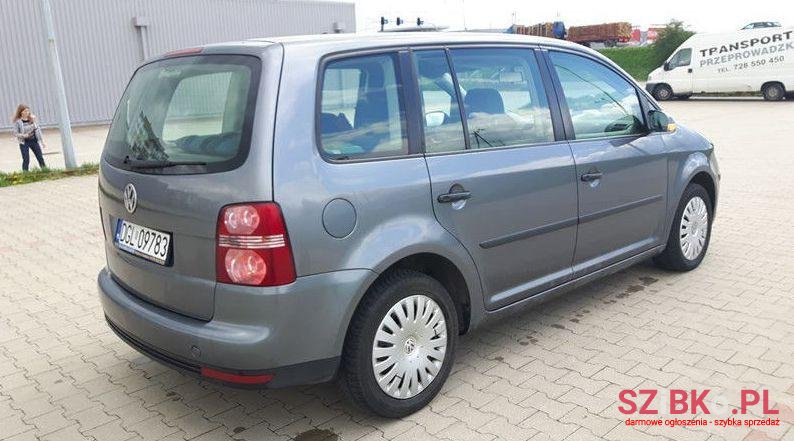 2008' Volkswagen Touran photo #1