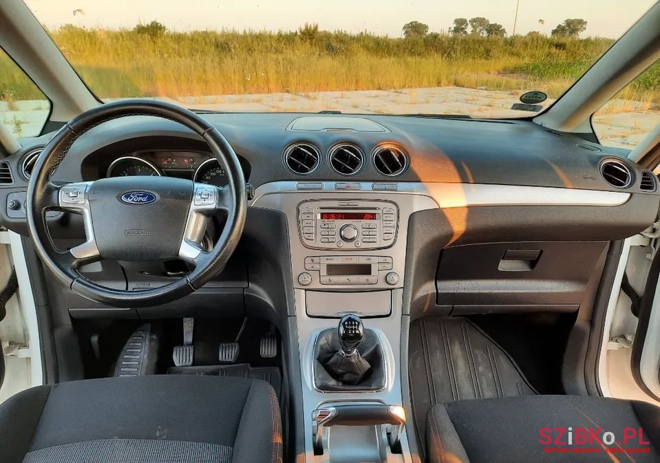 2010' Ford Galaxy photo #3