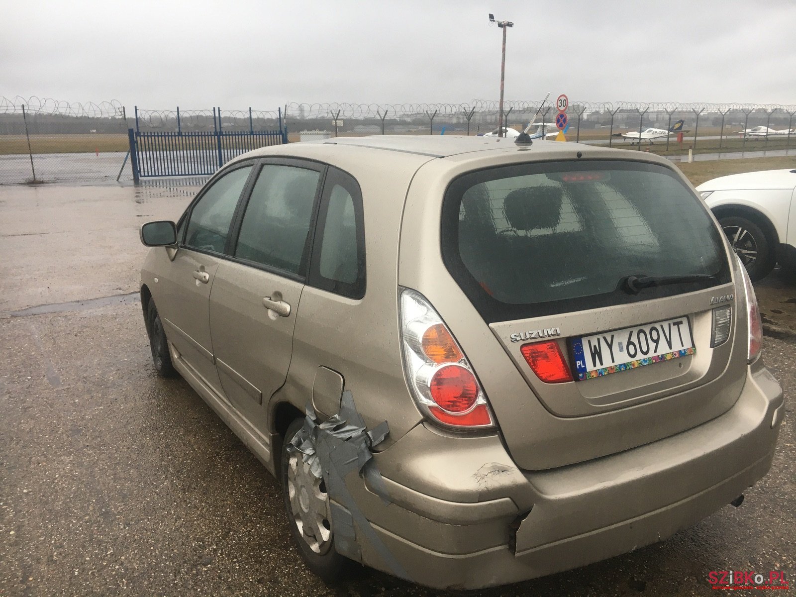 2004' Suzuki Liana 2004 photo #2