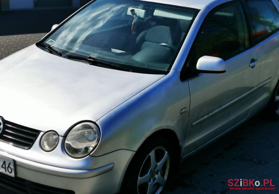 2002' Volkswagen Polo photo #1
