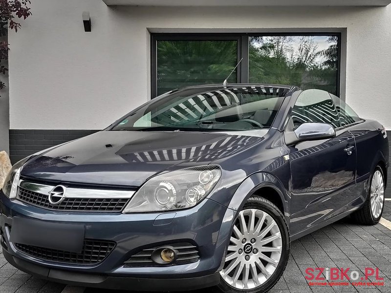 2007' Opel Astra photo #1