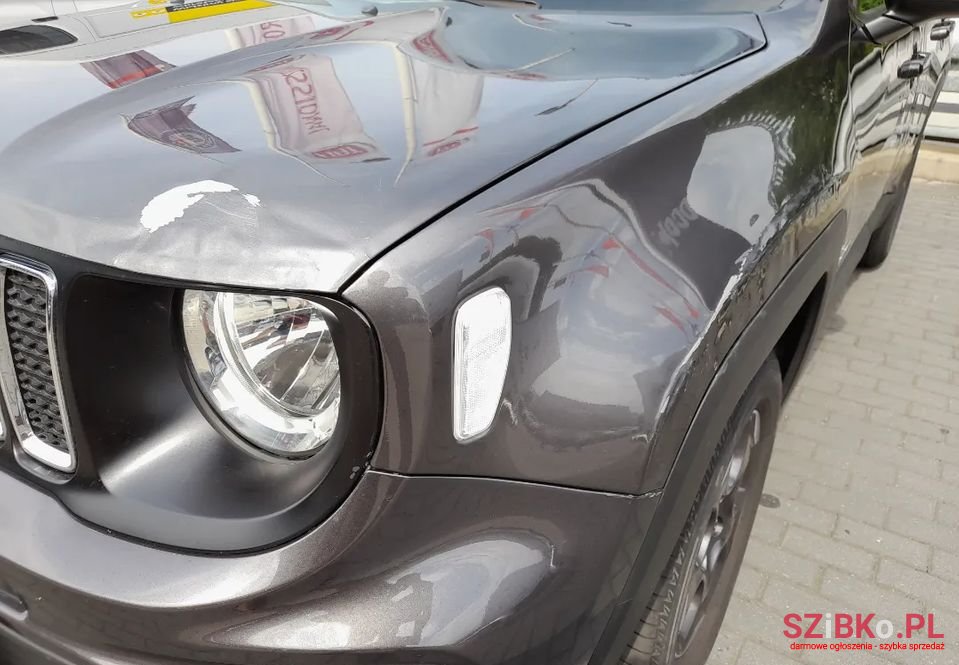 2017' Jeep Renegade photo #5