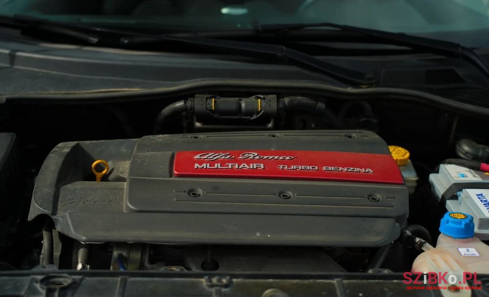 2011' Alfa Romeo MiTo photo #6