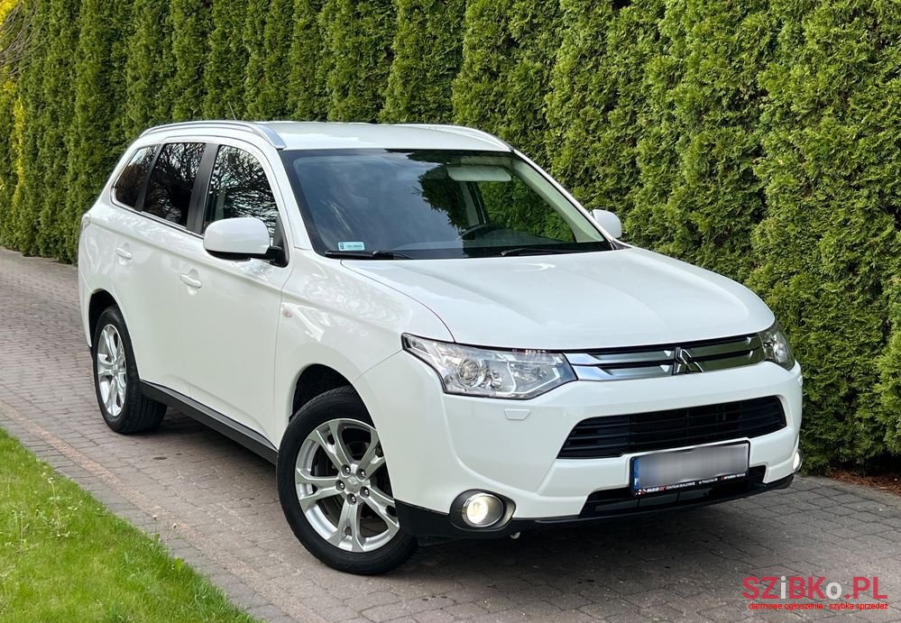 2015' Mitsubishi Outlander 2.0 Intense 2Wd photo #5