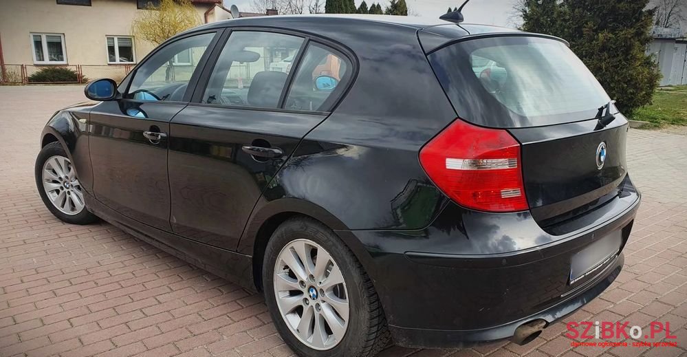 2008' BMW 1 Series 116I photo #3