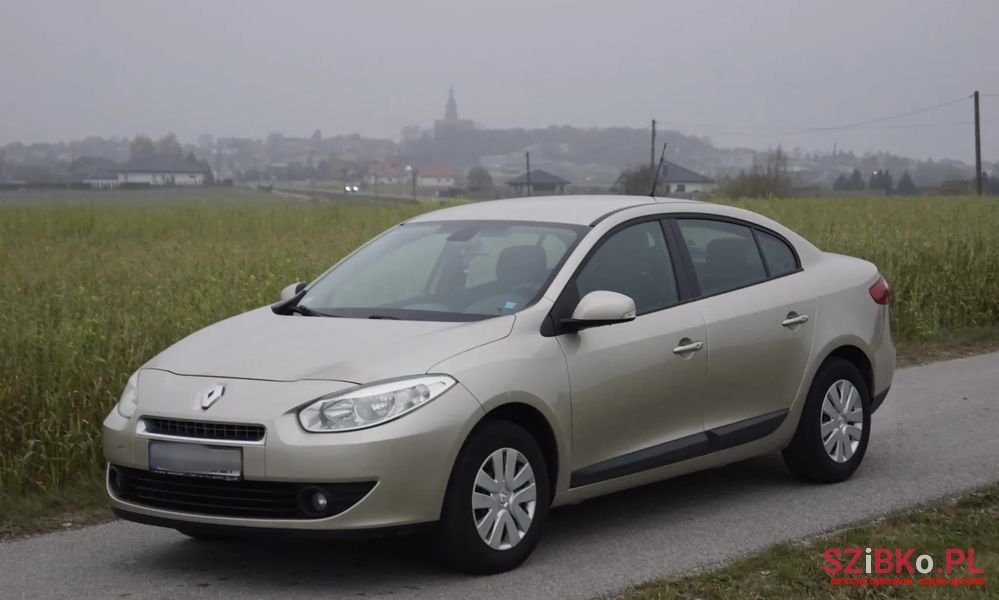 2010' Renault Fluence photo #5