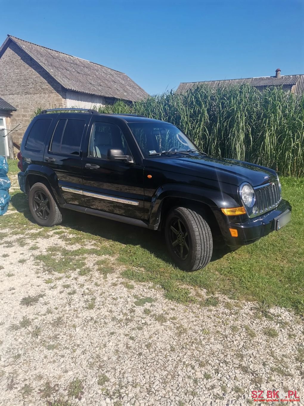 2005' Jeep Cherokee photo #2