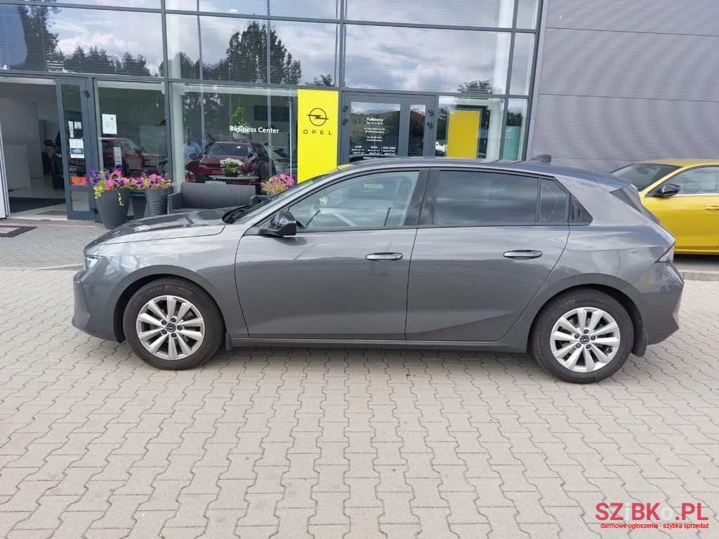 2022' Opel Astra photo #2