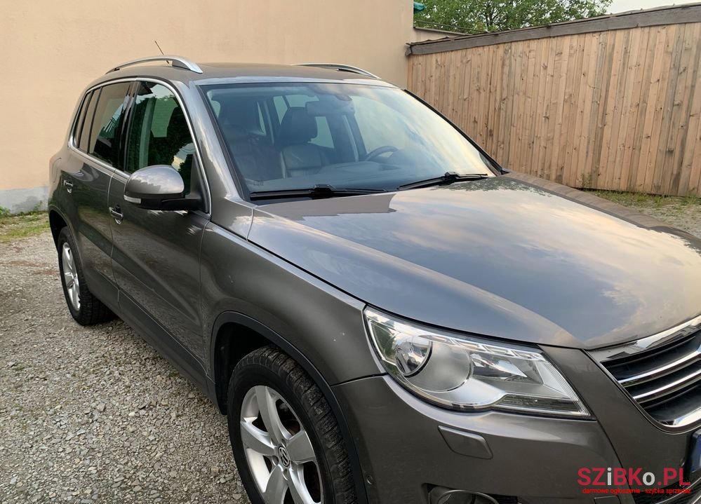 2009' Volkswagen Tiguan photo #1