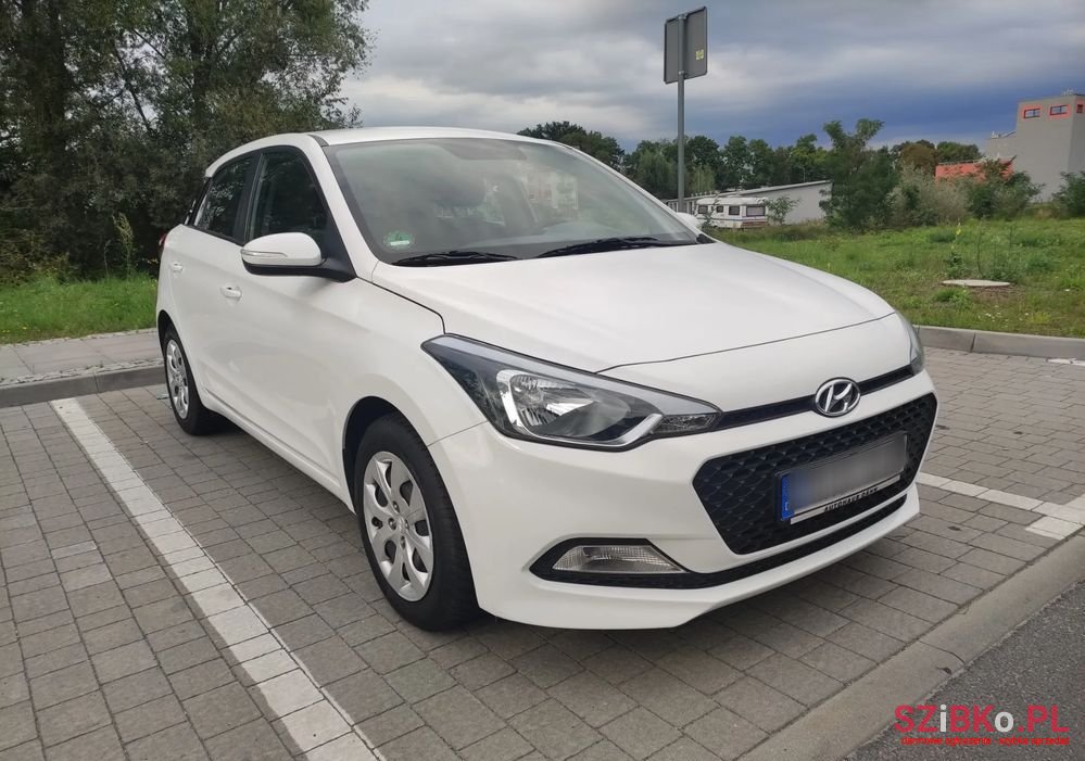 2016' Hyundai i20 photo #2