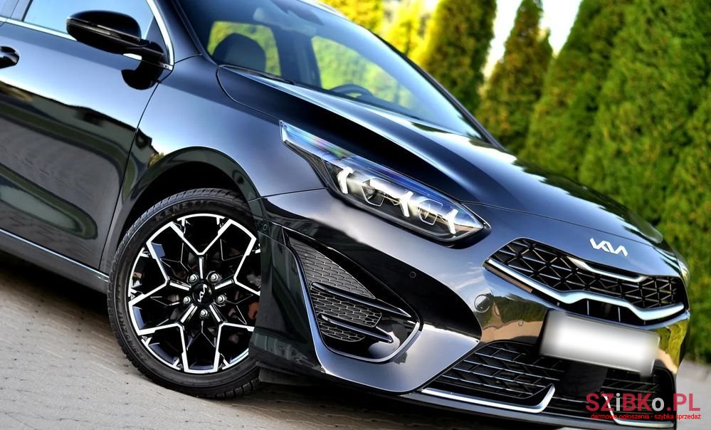 2023' Kia Ceed 1.5 T-Gdi Gt-Line photo #2