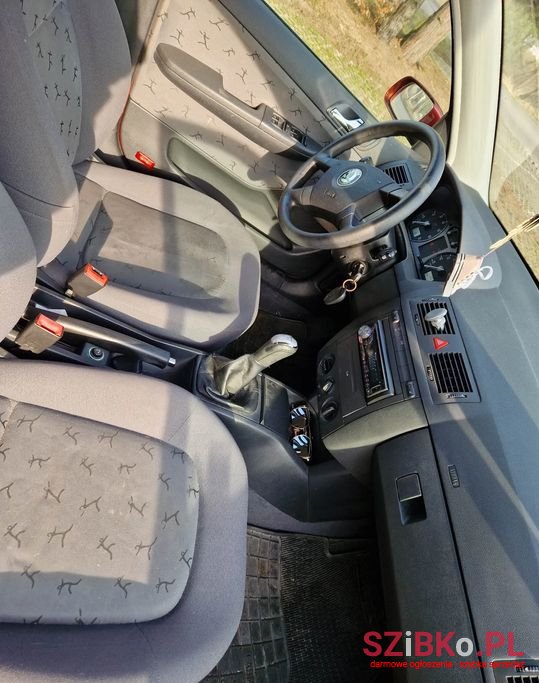 2001' Skoda Fabia photo #3