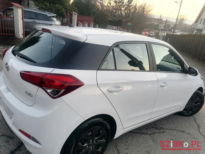 2017' Hyundai i20 photo #4