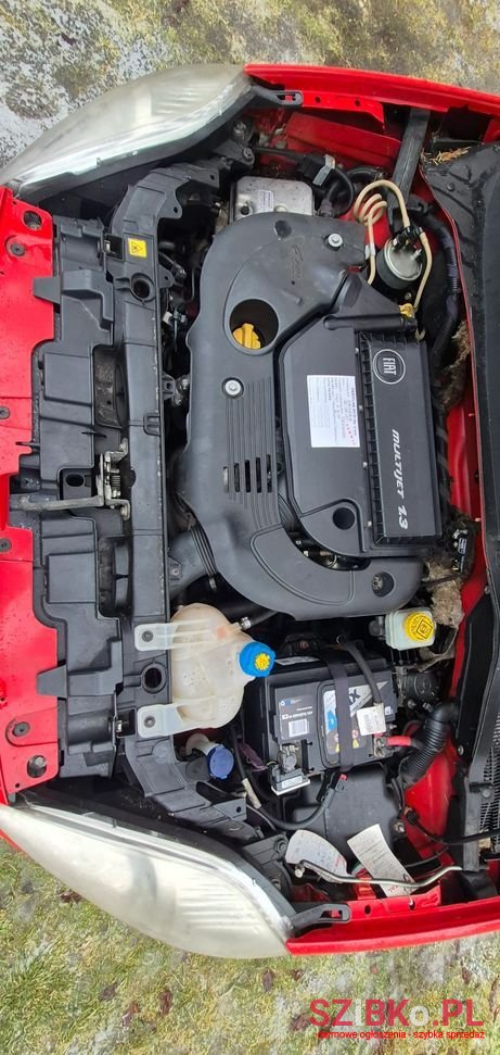 2011' Fiat Punto photo #6