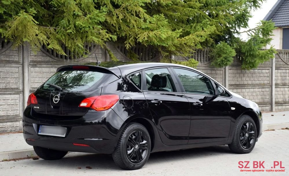 2010' Opel Astra Iv 1.6 Edition photo #5