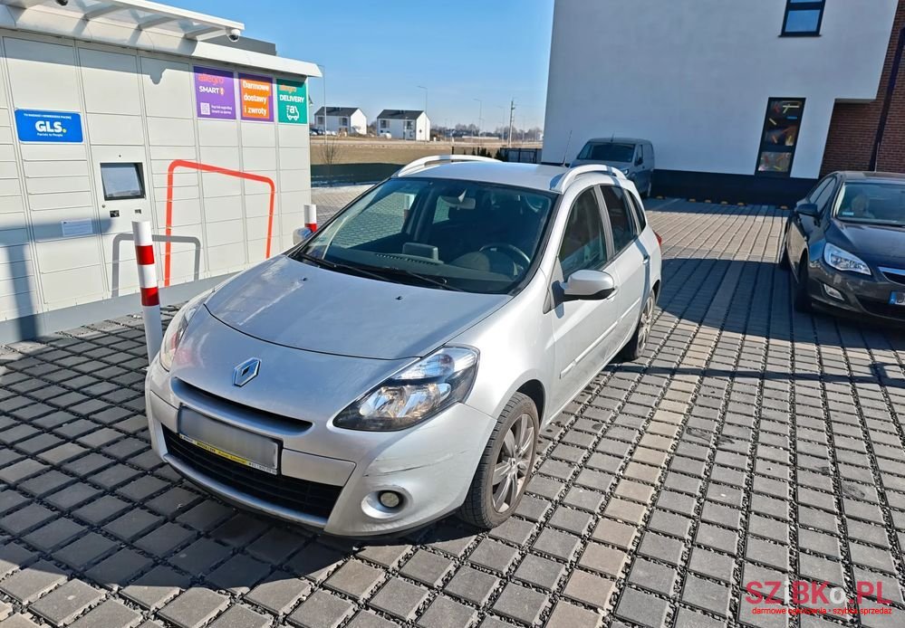 2010' Renault Clio photo #1