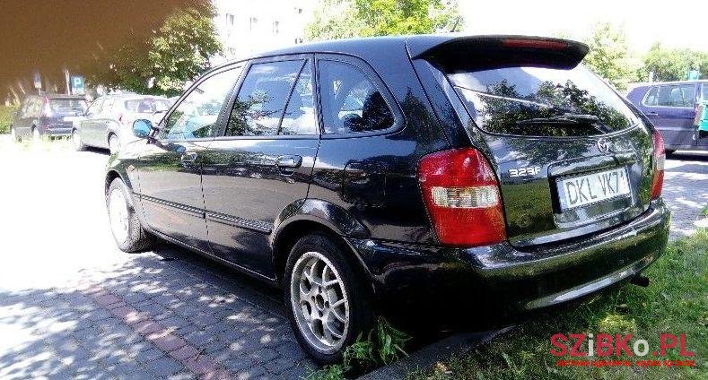 2001' Mazda 323 photo #1