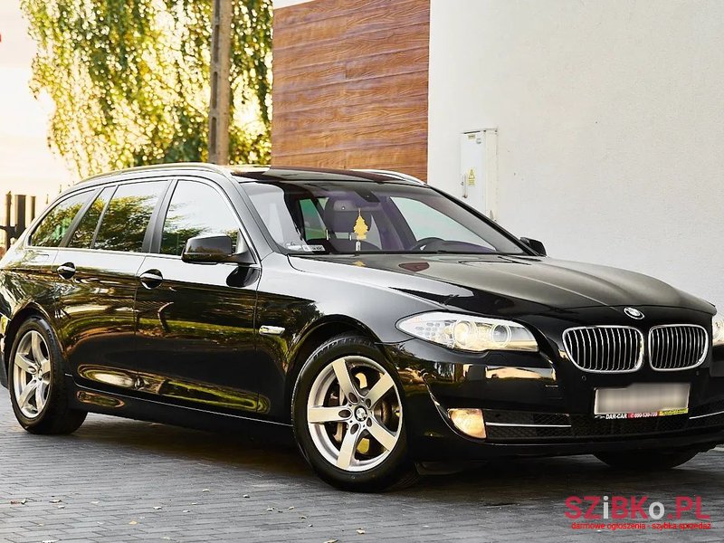 2010' BMW 5 Series photo #1