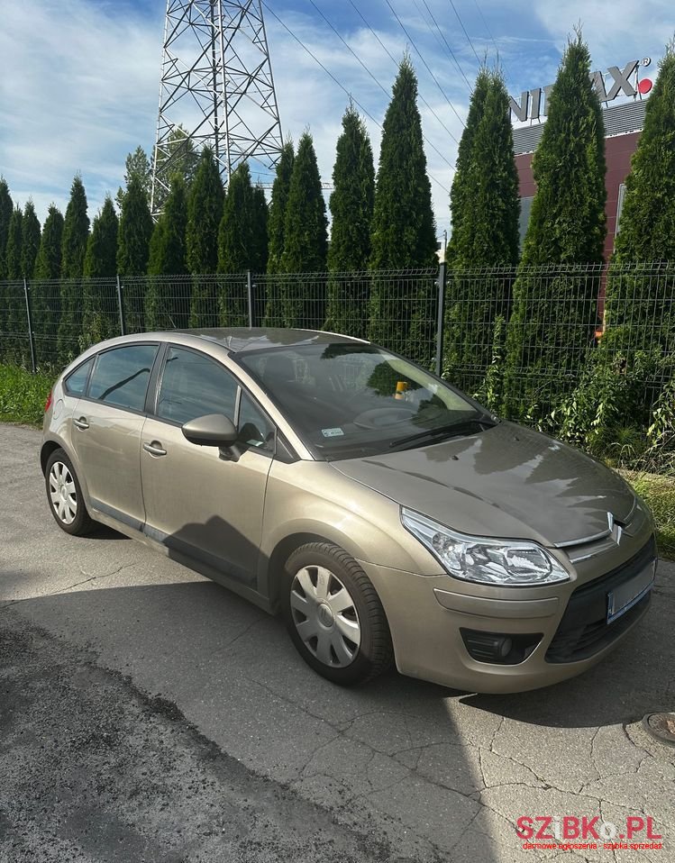2010' Citroen C4 photo #2